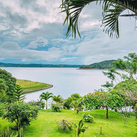 Tinajas Arenal Lakefront Lodge Nuevo Arenal Exterior foto